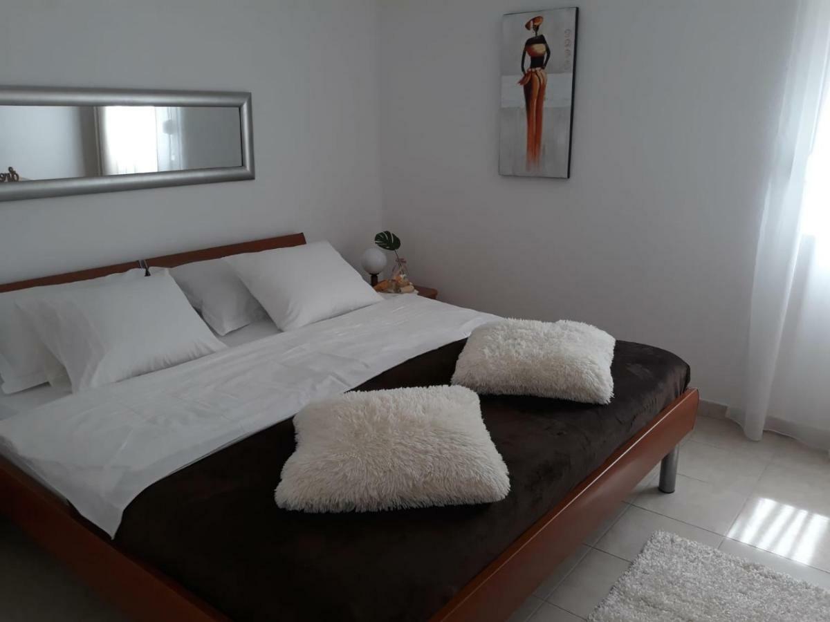 Holiday Home - Apartment Carmen Sevid Exterior foto