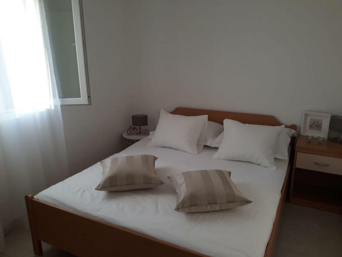 Holiday Home - Apartment Carmen Sevid Exterior foto